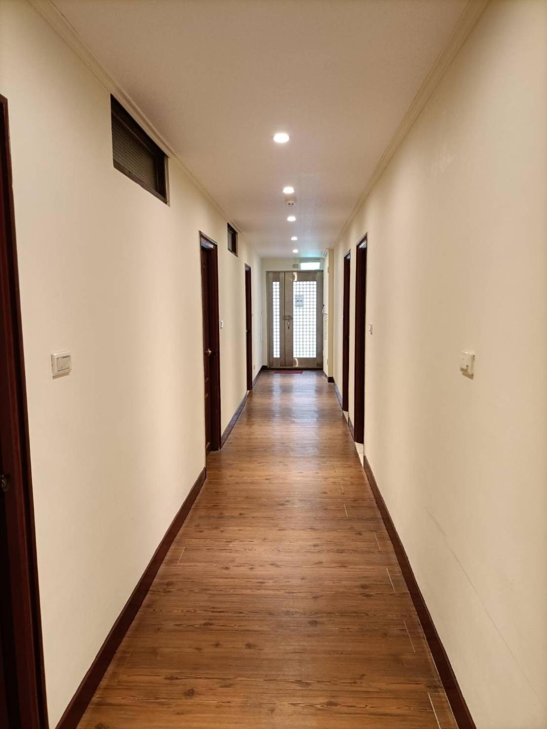丸松商旅 Hotell Miaoli Exteriör bild